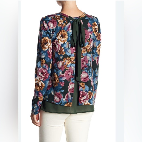 bobeau Tops - Bobeau Blue and Pink Floral Blouse